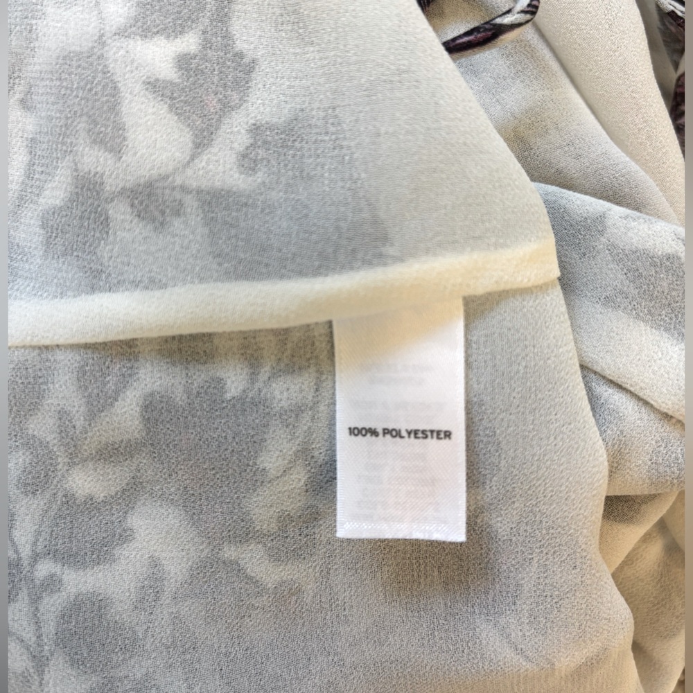 Chelsea28 Floral V-Neck Sleeveless Top Size S - Picture 5 of 7